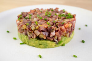 tartar jamon iberico y aguavate